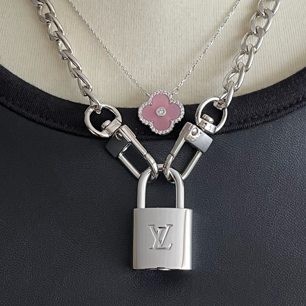🛑SOLD🛑 Louis Vuitton Silver Lock #315 and Keys - Picture 3 of 9